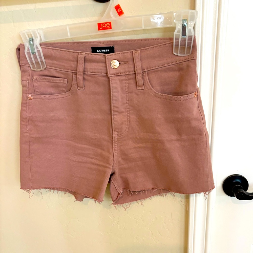 Express 0 Shortie High Rise Hyper Stretch with Raw Edge in Rose Quartz